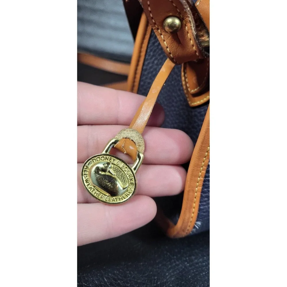 Vintage Dooney & Bourke Green Leather Equestrian Crossbody Medium Essex Purse !!
